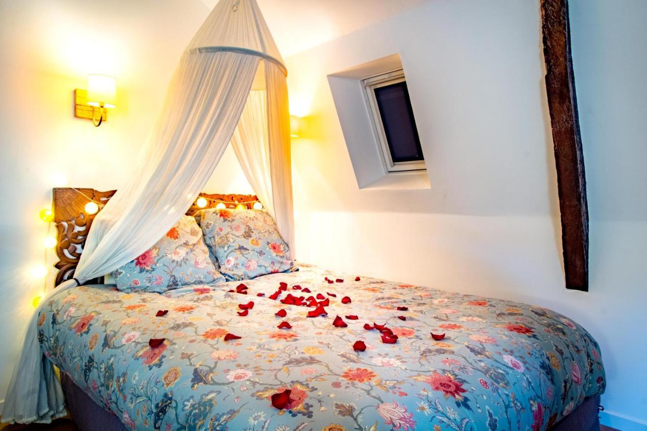 Jacuzzi - La Petite Romantique - Flobnb ล็อง ภายนอก รูปภาพ