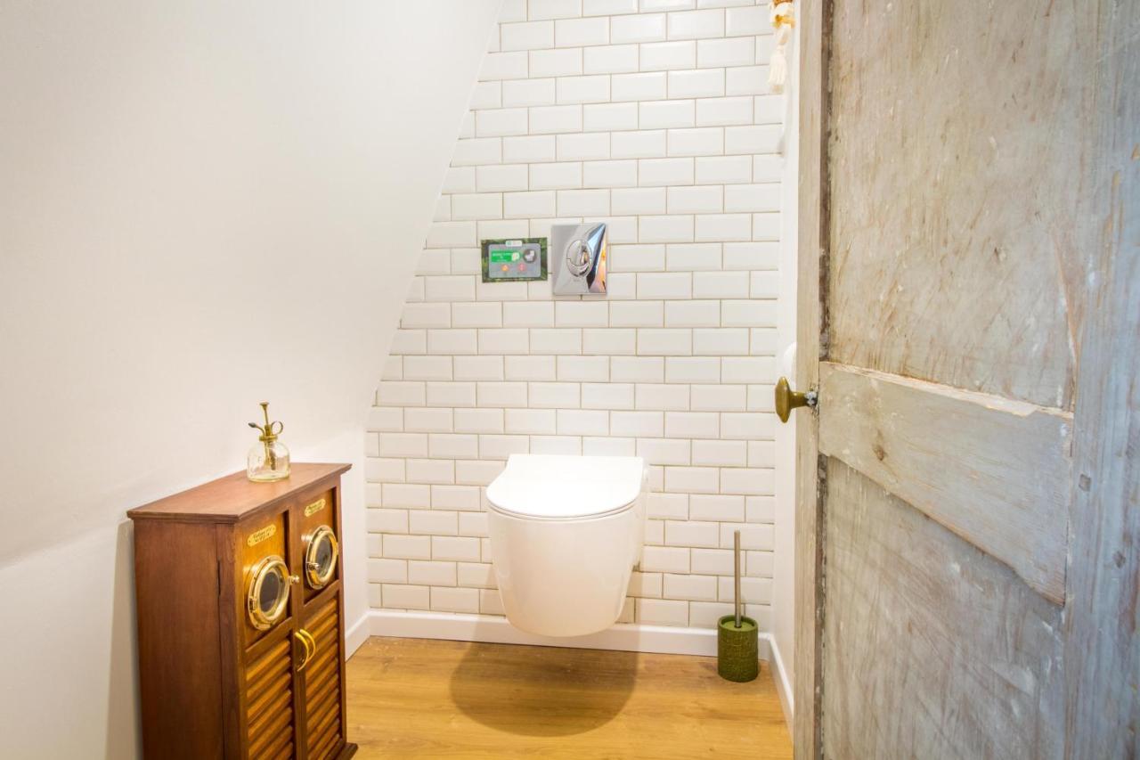 Jacuzzi - La Petite Romantique - Flobnb ล็อง ภายนอก รูปภาพ